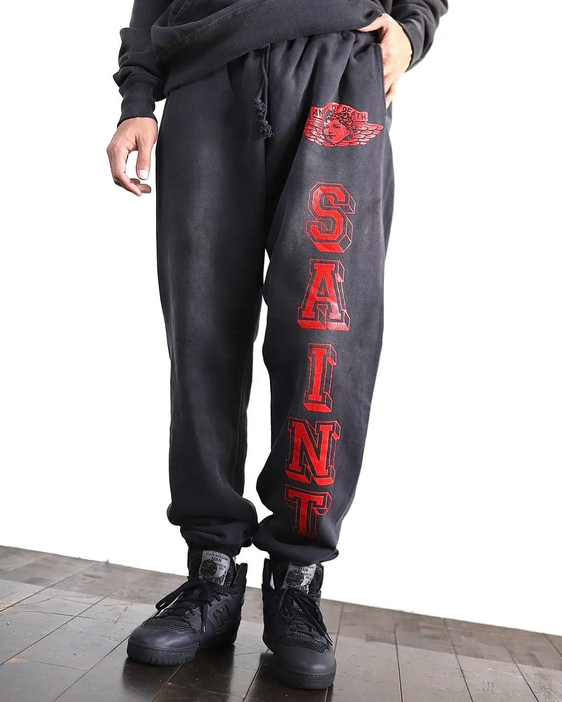 SAINT Mxxxxxx ANGEL SWEAT PANTS/BLK Angel Reborn Crack Print Distressed Sweatpants, Washed Black S-XL Assute Dyeing, Full Spray Fade, Heavy Fermentation Washing, Made with NEW VINTAGE Texture, Four Needles and Six Threads from the Factory, Boneless Patchwork, More Comfortable to Wear, Genuine Level Crack Print/Accessories Restored
